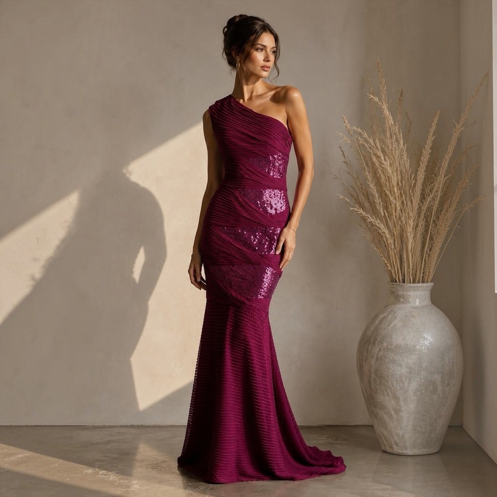 NWT Tadashi Shoji Jiri One Shoulder Sequin Mermaid Gown Burgundy M